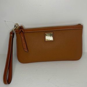 Brand new, unused Dooney & Bourkey wristlet